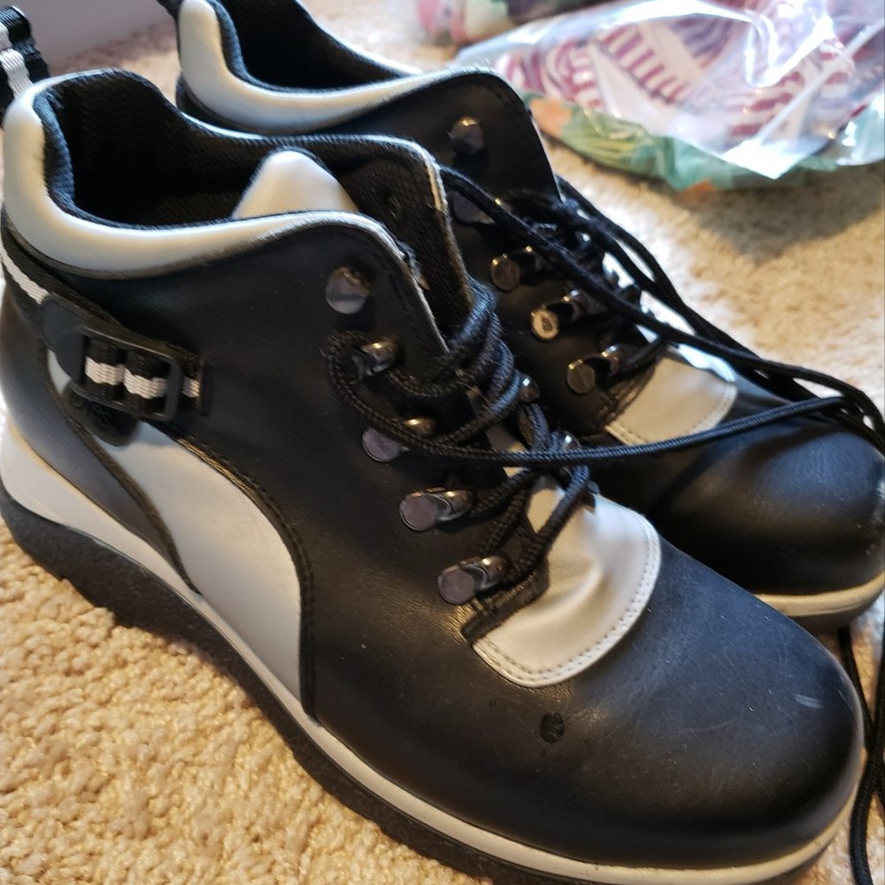 Brand new Totes Women's Snow Boots Size 8